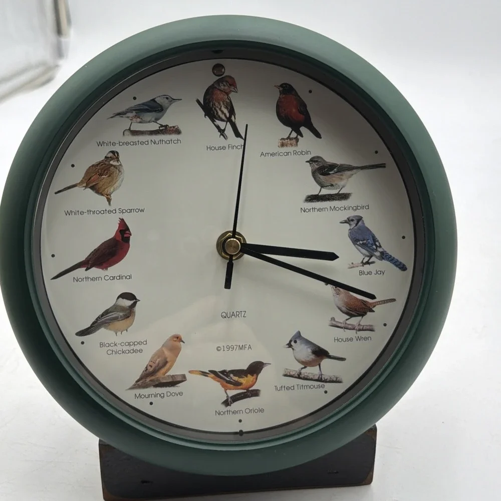 Vintage 1997 Mark Feldstein Audubon Singing Bird Wall Clock Green Frame Works